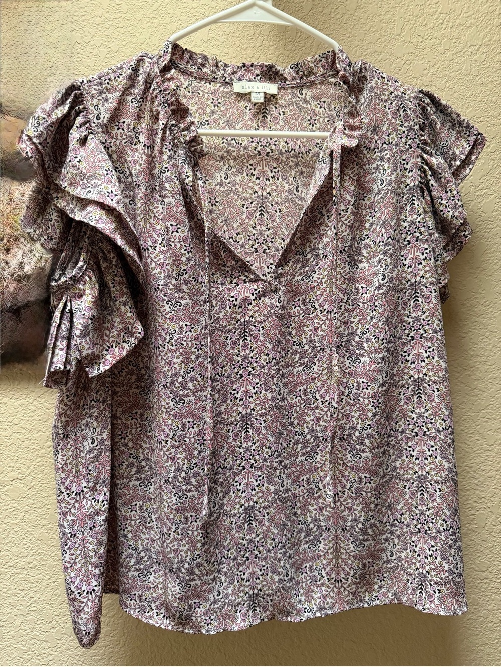 Unknown Brand Pink Floral Ruffle Sleeve Women's Top